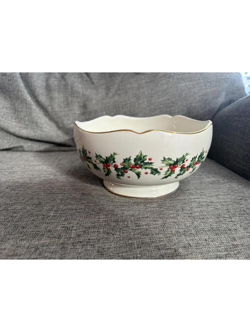 Lenox 75th Anniversary Teleflora Bowl Holly with Gold Trim 2009